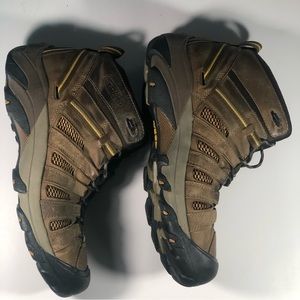 Keen hiking trail boots size 11